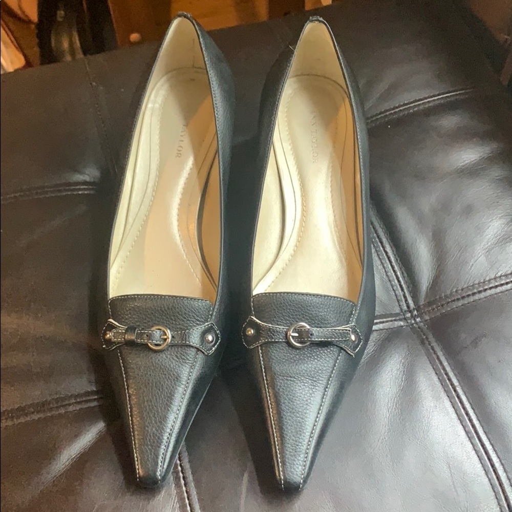 WORN ONCE - Ann Taylor Black Heels Size 8